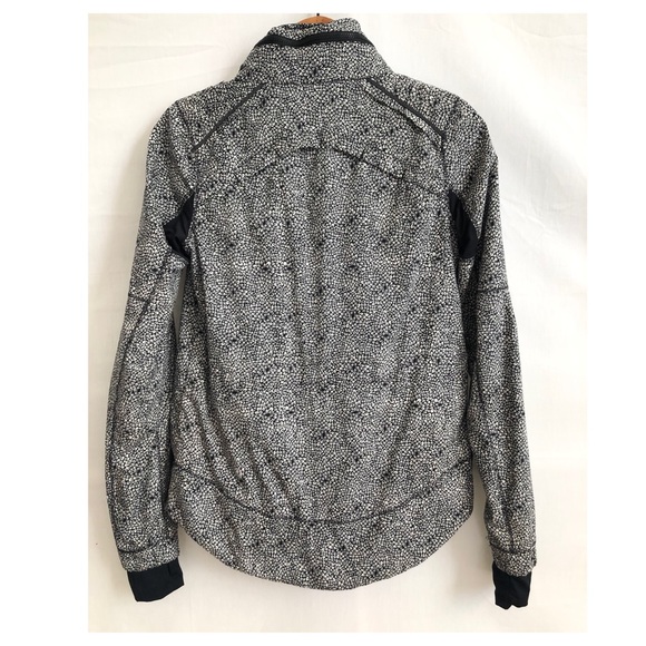 Lululemon hooded jacket, size 2 - Picture 5 of 15